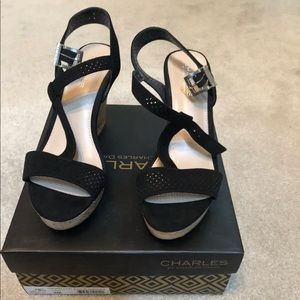 Charles and David Wedges Black Size 8m